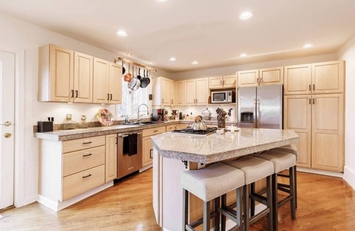 Westside Casa | Secluded house with city and lake views- close to everything