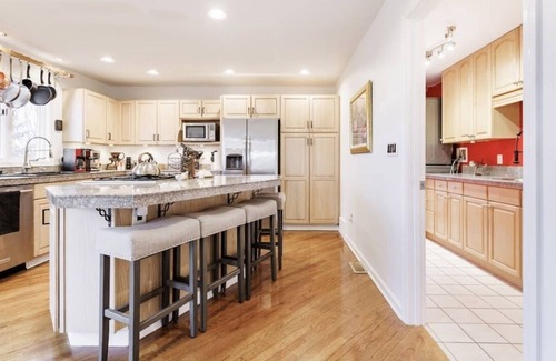 Westside Casa | Secluded house with city and lake views- close to everything