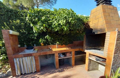Masllorens Villa | Villa de 3 hab. con piscina, barbacoa, chimenea, A.A, parque infantil y wifi.