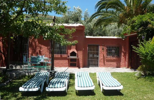 Orgiva Cabaña | Solitaria casa rural con vistas, amplia piscina, a las afueras de la ciudad