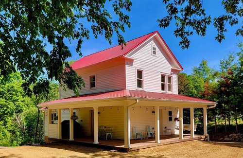 Taylors Falls Casa | Secluded in-town get-away close to Interstate Park. 45 min from Mpls/St Paul