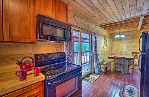 Johnsburg Cabina | ¡NUEVO! Escape al aire libre aislado de Adirondacks con bañera de hidromasaje