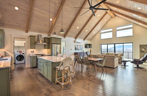 Carrabassett Valley Casa | Secluded Kingfield Abode w/ Idyllic Mtn Views