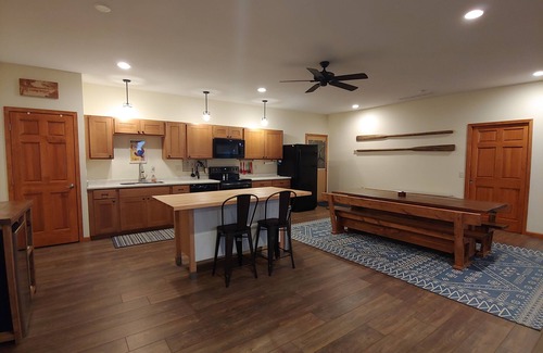 Merrillan Casa | Secluded Lake Retreat