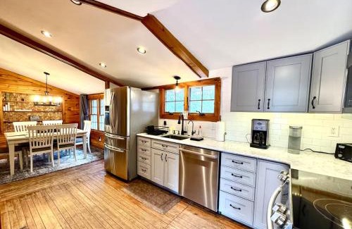 Lake Harmony Casa | Secluded Lakefront Cabin with Hot Tub and Views