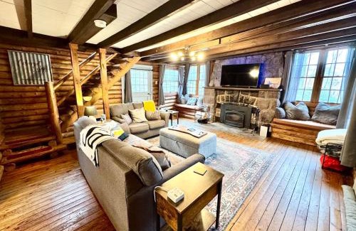 Lake Harmony Casa | Secluded Lakefront Cabin with Hot Tub and Views