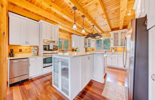 Staunton River Casa | 5400 pies cuadrados, frente al lago, 6 dormitorios, suite King, pr. Muelle