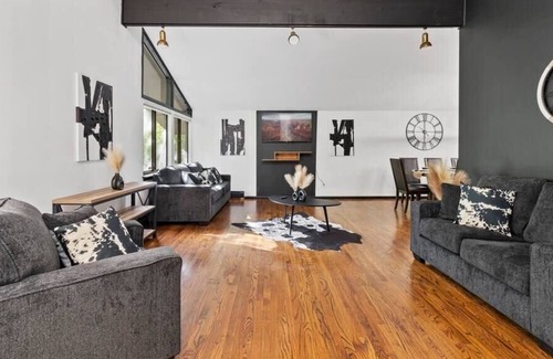 Washingtonville Casa | Secluded, Large Pet-Friendly Home