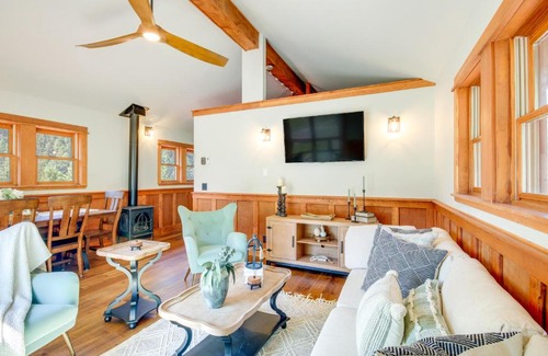 Livingston Casa | Secluded Livingston Retreat with Deck and Fire Pit!