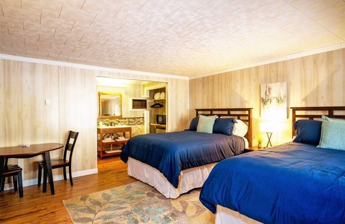 Elkins Cabina | Secluded Lodge w/ grill + Free Coffee and Tea
