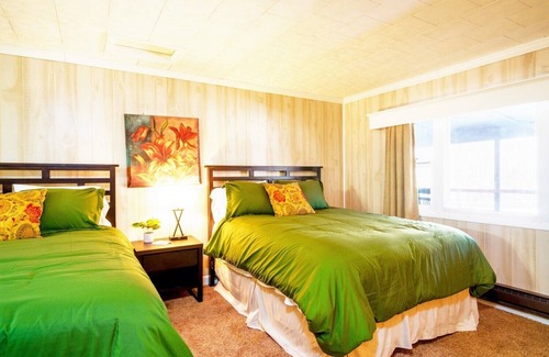 Elkins Cabina | Secluded Lodge w/ grill + Free Coffee and Tea