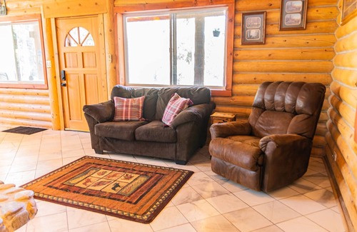 Boise Cabina | Secluded Log Home, Large Deck, Abundant Wildlife,Peace & Quiet, Beautiful Views!