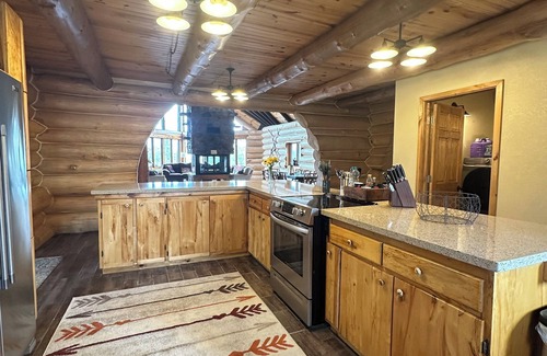 Cotton Cabina | Secluded Log home Oasis on Golden Pond