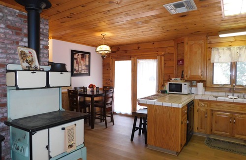 Posey Casa | Secluded log home on horse ranch in Sequoia National Forest, Posey, CA