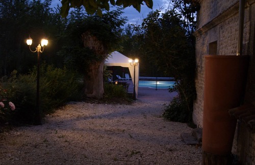 Pereuil Casa | Casa aislada de lujo. Piscina Privada. Entre Cognac, Angulema, Royan. Burdeos.