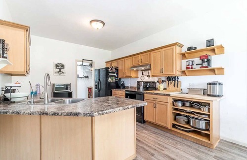 Fort Wayne Casa | Secluded Luxury Stay with Pond, Pool & Playset