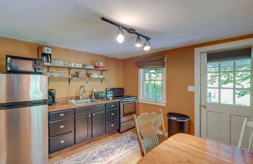 Marshall Cabaña | Aislada Marshall Cottage w / Hot Tub & Mtn Vistas!