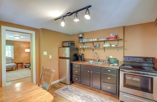 Marshall Cabaña | Aislada Marshall Cottage w / Hot Tub & Mtn Vistas!