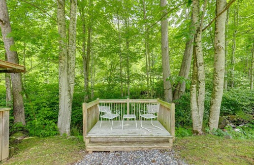 Marshall Casa | Secluded Marshall Cottage Hot Tub and Mountain View