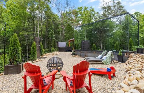 Caton Casa | Secluded Mirror Cabin-Luxury-Hot Tub-FirePit