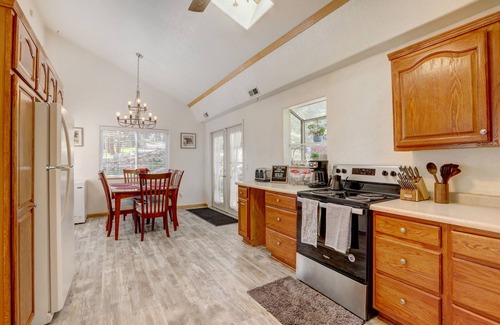 Coal Creek Canyon Casa | ⛰️Secluded Modern Mountain Lodge w/ Mtn Views/ Game Room🕹️/Deck