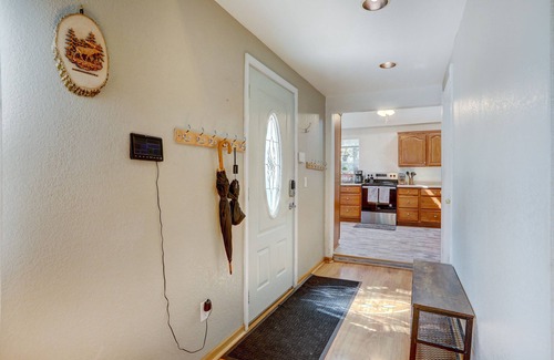 Coal Creek Canyon Casa | ⛰️Secluded Modern Mountain Lodge w/ Mtn Views/ Game Room🕹️/Deck