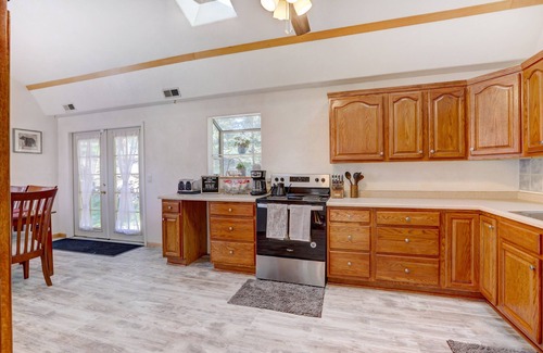 Coal Creek Canyon Casa | ⛰️Secluded Modern Mountain Lodge w/ Mtn Views/ Game Room🕹️/Deck