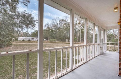 Mount Pleasant Casa | Secluded Mount Pleasant Home - 6 Mi to Beaches!
