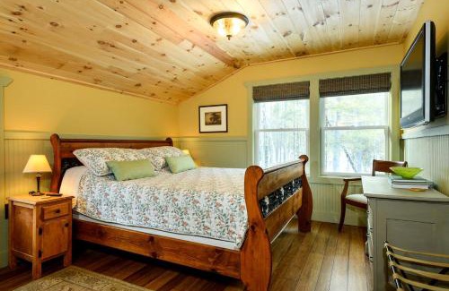 Elizabethtown Casa | Secluded Mountain Getaway on 87 Acres of Adirondack Wilderness in Elizabethtown, NY