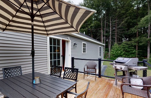 Sunderland Casa | Secluded mountain retreat with fast WiFi, central AC, washer/dryer, & a firepit