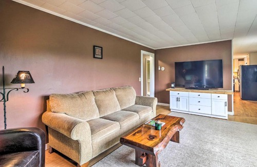 Morrisville Casa | Secluded Mountainside Home about 13 Mi to Skiing!