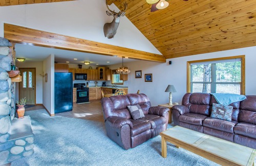 Woodland Park Cabina | ¡Cabaña Mtn aislada en 35 acres, vista de Pikes Peak! Bañera de hidromasaje y cerca de las atracciones!