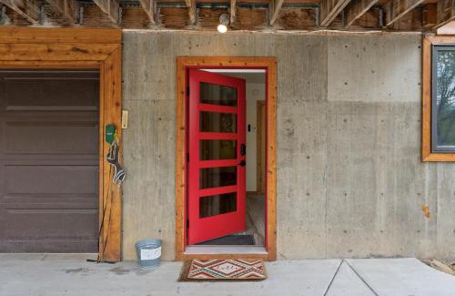 Purgatory Chalet De Esquí | Secluded Mtn home by Purg, Hot Tub, Views! Pets ok