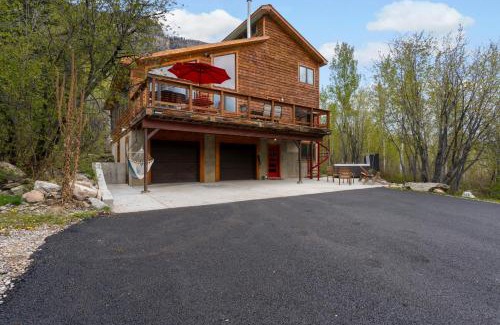 Purgatory Chalet De Esquí | Secluded Mtn home by Purg, Hot Tub, Views! Pets ok