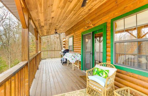 Murphy Casa | Secluded Mtn-View Cabin with Fireplaces in Murphy!
