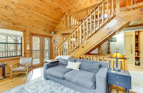 Murphy Casa | Secluded Mtn-View Cabin with Fireplaces in Murphy!