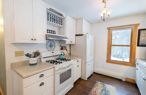 Tomahawk Cabaña | Secluded Northwoods getaway on beautiful Lake Nokomis