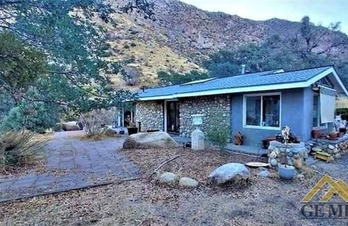 Bodfish Casa | Secluded Oasis view home with horses and trails. Minutes to Lake