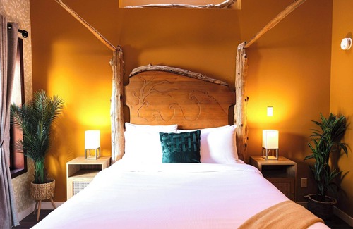 Tofino Hotel | Secluded Oceanfront Apartment