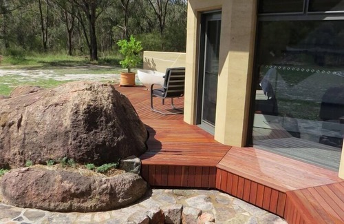 Cannon Creek Cabina | Secluded Off-Grid Rammed Earth Cabin