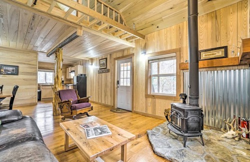 Gallipolis Ferry Cabina | Secluded Ohio Forest Escape at Fuller's Fifty