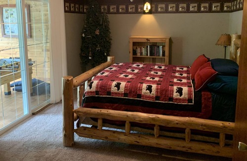 Wakefield Cabina | Secluded & Peaceful Riverside Cabin w/ Parking