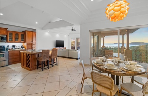 Playa Panamá Condominio | Secluded Penthouse - Sunset Views - Private Pool