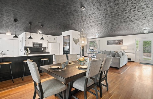 Cliftondale Casa | Secluded PoolHouse Estate