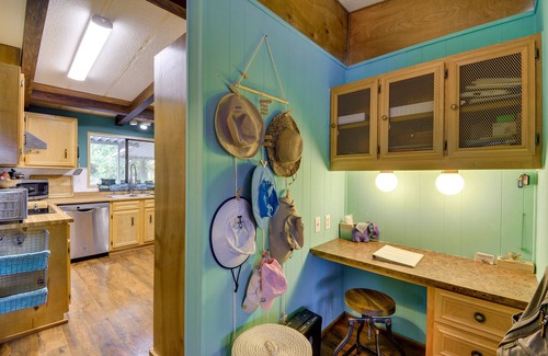 Adelma Beach Casa | Secluded Port Townsend Retreat: Pets Welcome!