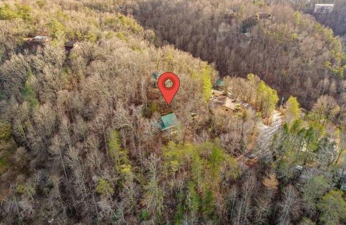 Caton Casa | Secluded, private, romantic Four Bears cabin