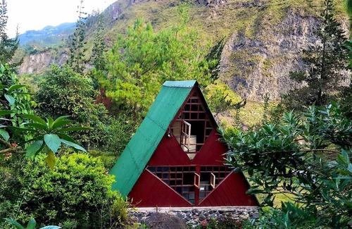 Baños de Agua Santa Cabina | Secluded romantic cabin ,nestled in an Ecuadorian canyon!