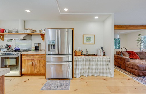 Duncans Mills Casa | Secluded Russian River retreat: nature & privacy in pastoral Duncans Mills.