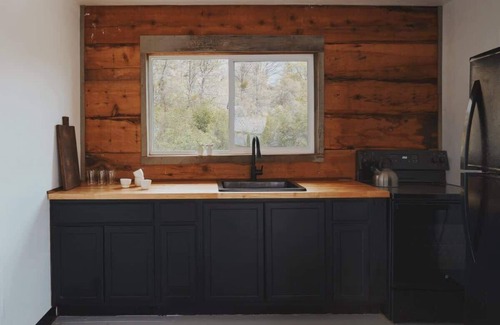 Dunlap Cabina | Secluded rustic 2-bedroom cabin on nature retreat