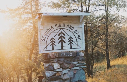 Dunlap Cabina | Secluded rustic 2-bedroom cabin on nature retreat